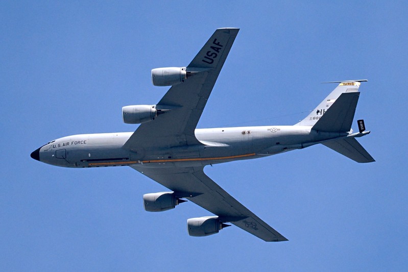 横田基地に向かうBoeing KC-135R (63-8883) 2023/8/30